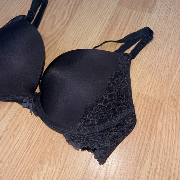Victoria’s Secret Black Floral Lace Dream Angel Push Up Bra Size 32C - Picture 2 of 6